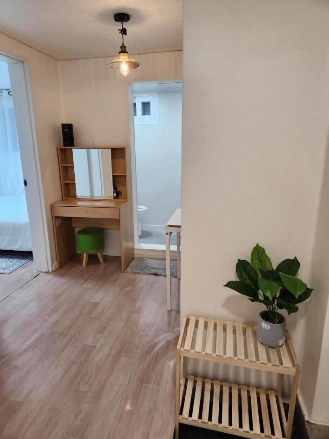Cozy House 10min Walk From Kunkuk Station Line2 Line7 Guest house Seoul
